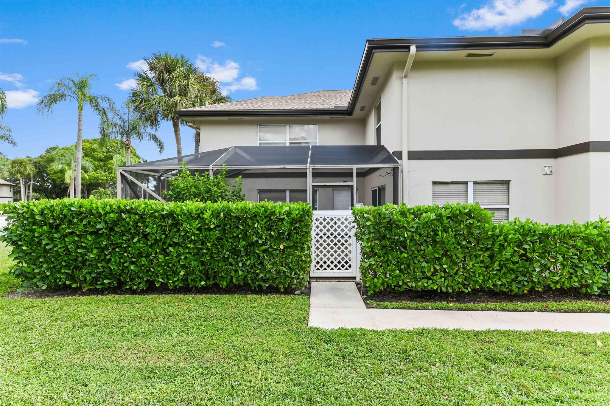 STAMFORD AT ROYAL PALM BE - Residential