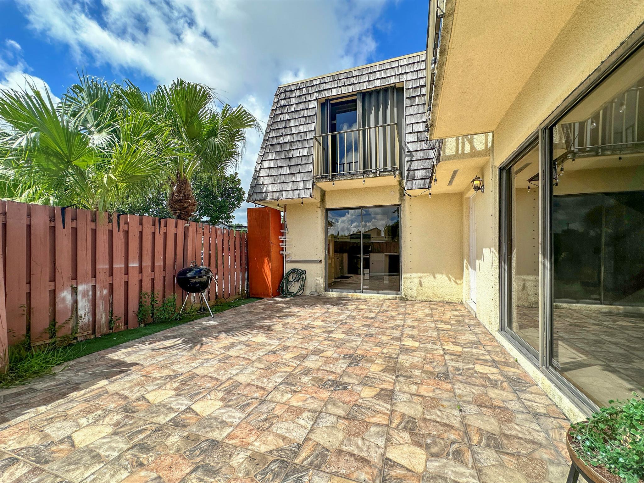 LAKEWOOD OF PALM SPRINGS - Residential Lease