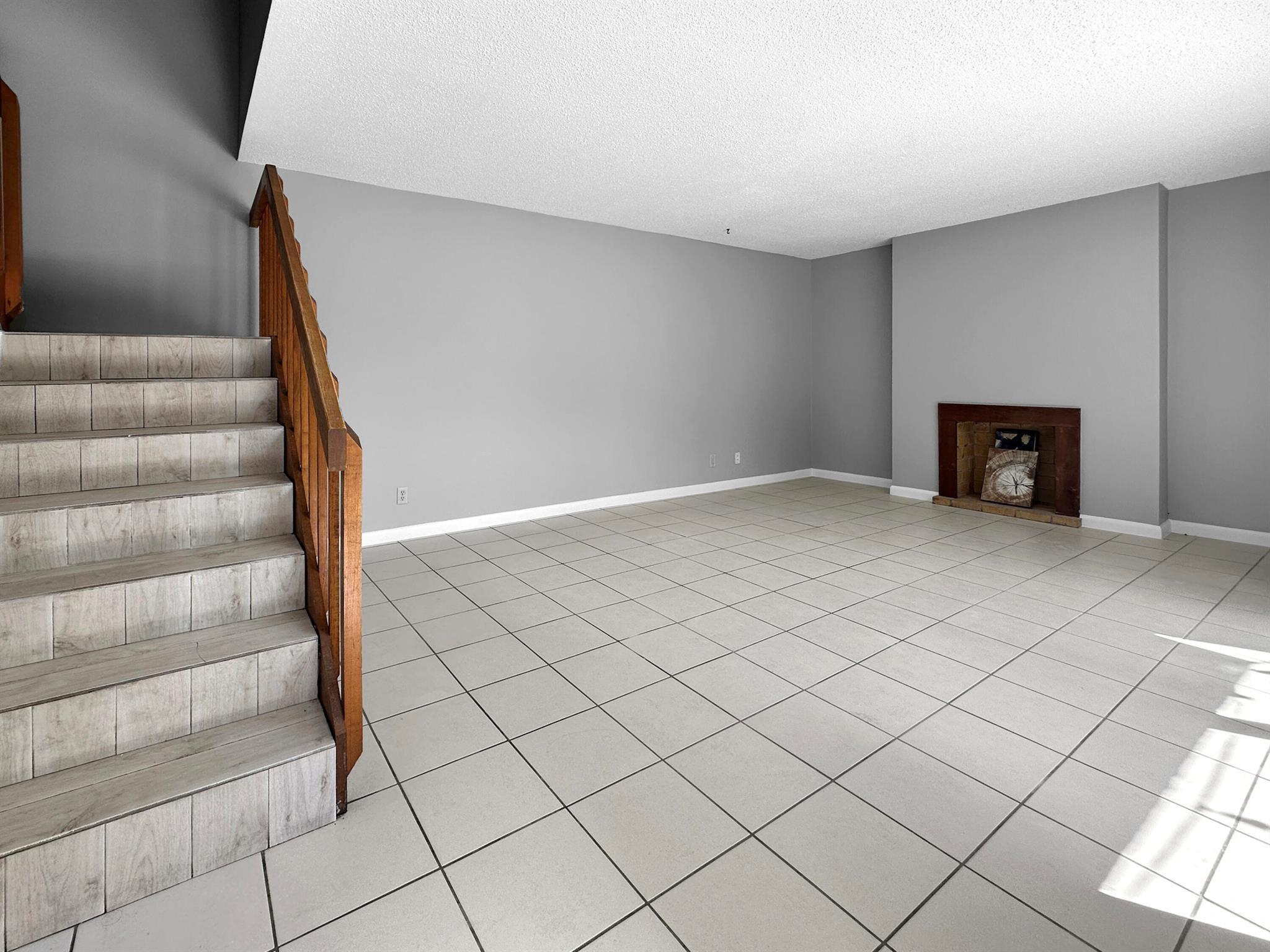 LAKEWOOD OF PALM SPRINGS - Residential Lease