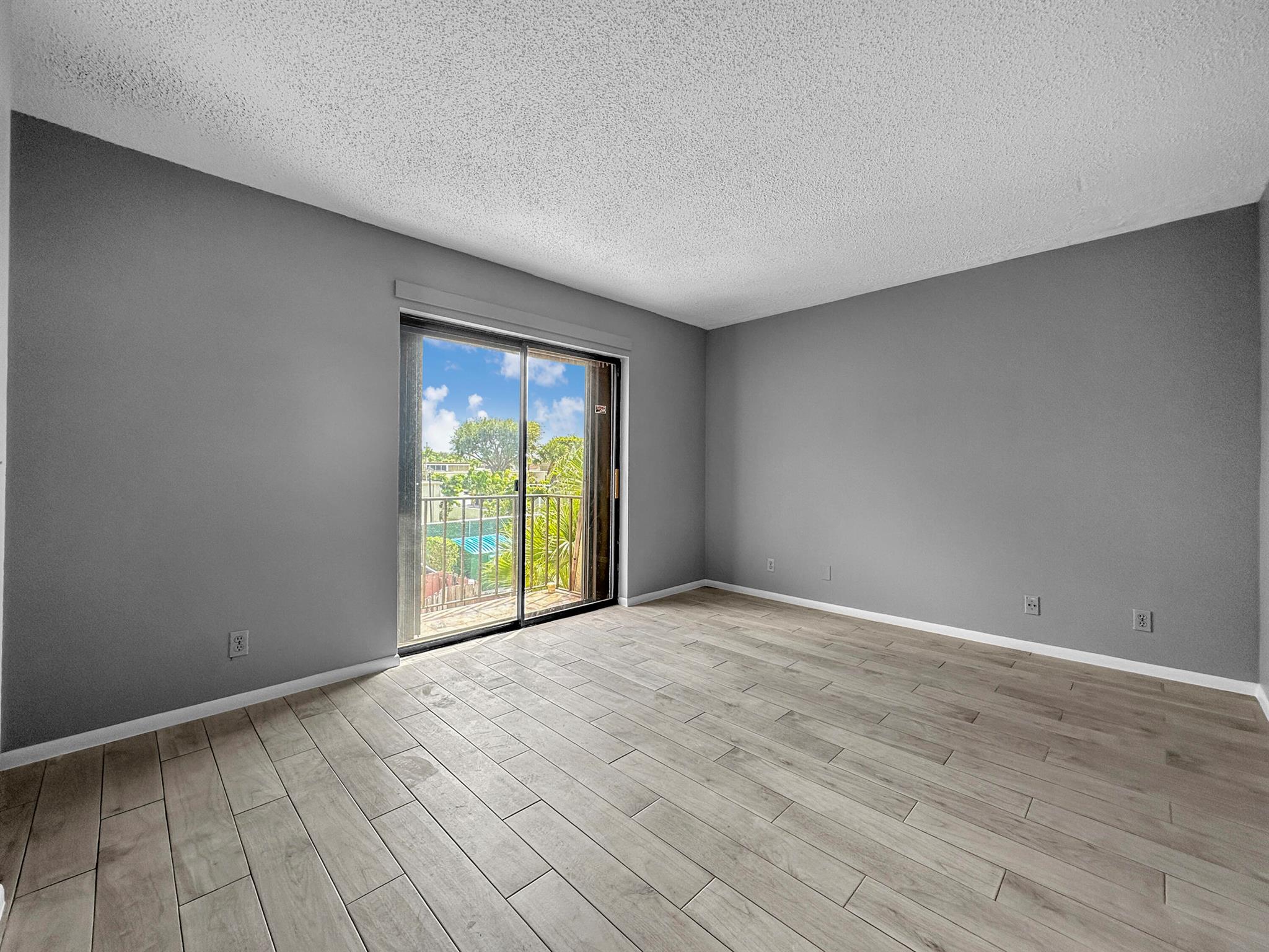 LAKEWOOD OF PALM SPRINGS - Residential Lease