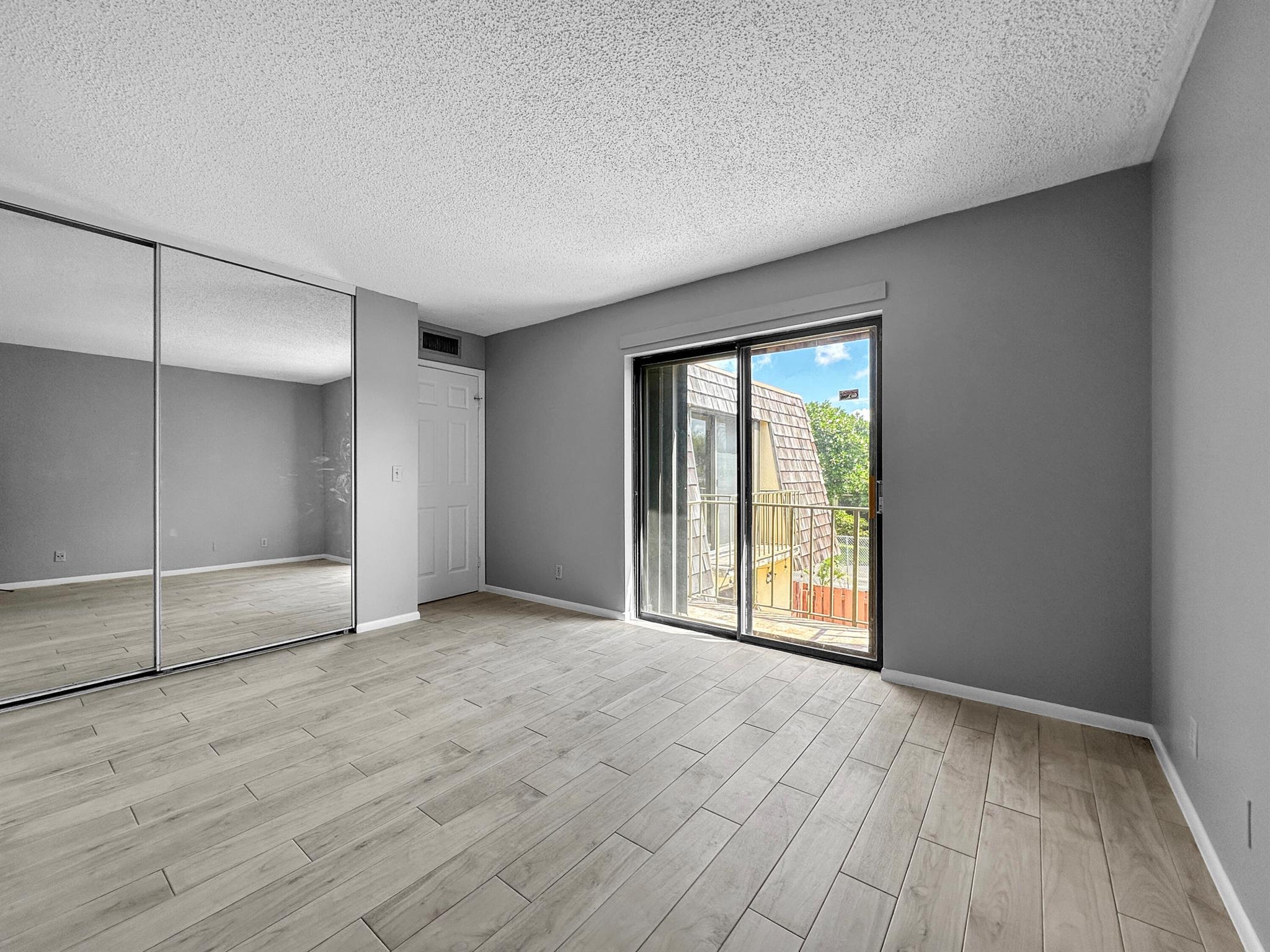 LAKEWOOD OF PALM SPRINGS - Residential Lease