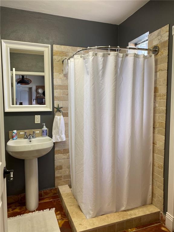 Hollywood 1-21 B - Residential Lease