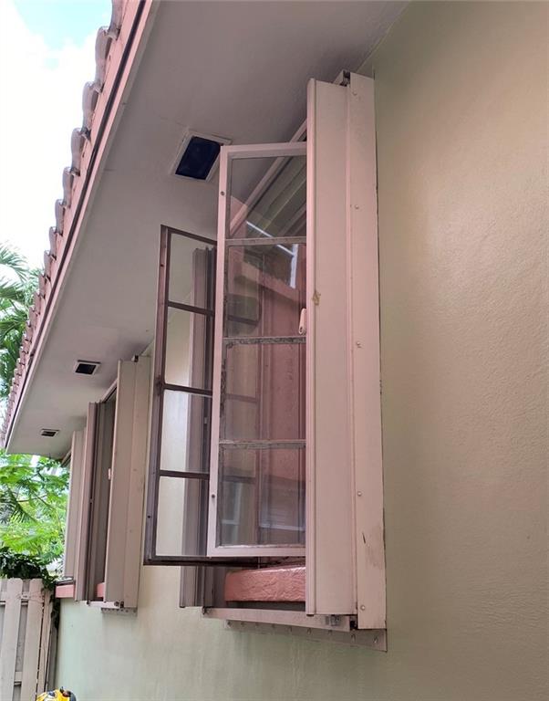 Hollywood 1-21 B - Residential Lease