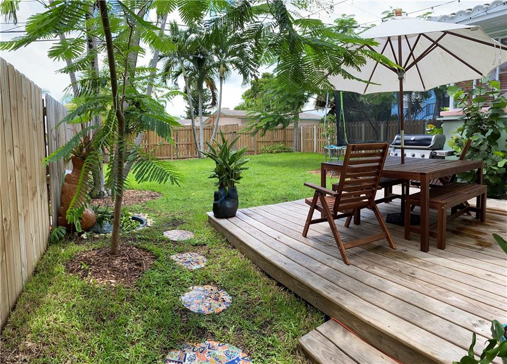 Hollywood 1-21 B - Residential Lease