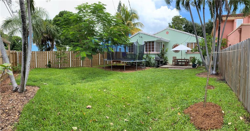 Hollywood 1-21 B - Residential Lease