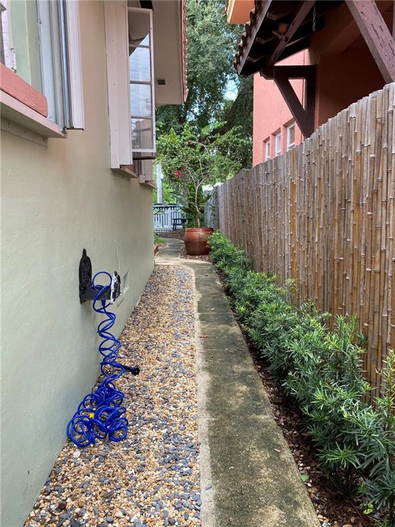 Hollywood 1-21 B - Residential Lease