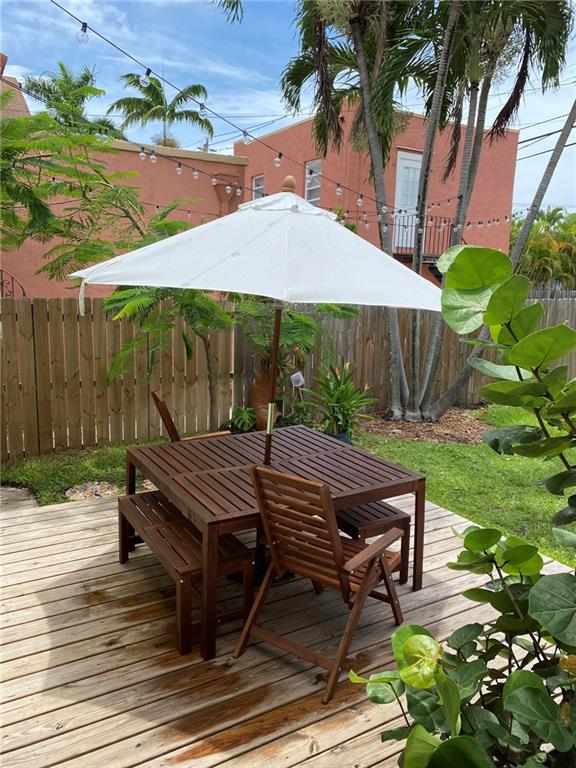 Hollywood 1-21 B - Residential Lease