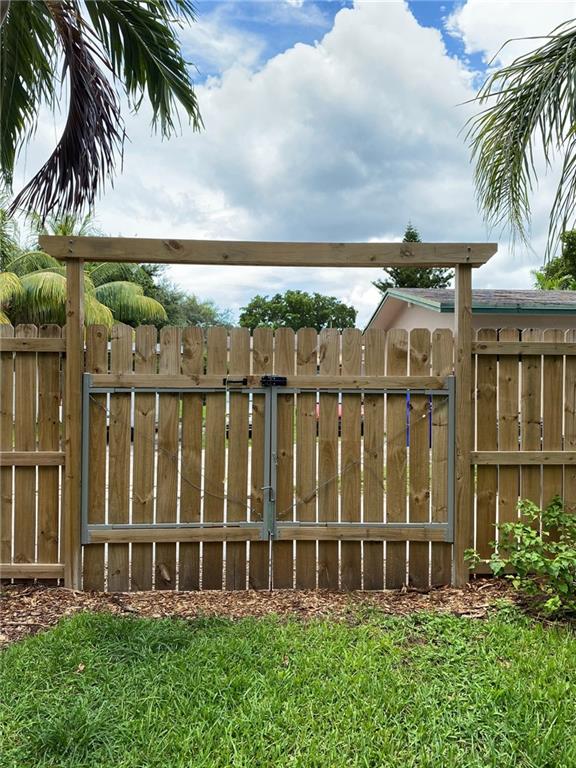 Hollywood 1-21 B - Residential Lease