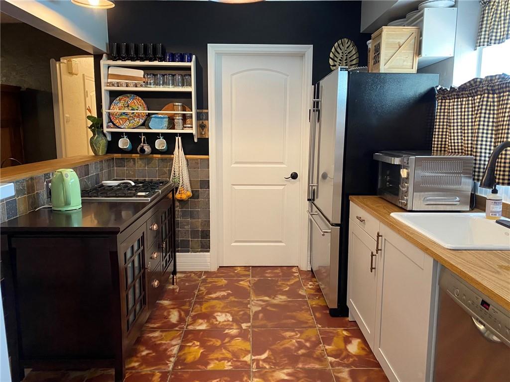 Hollywood 1-21 B - Residential Lease