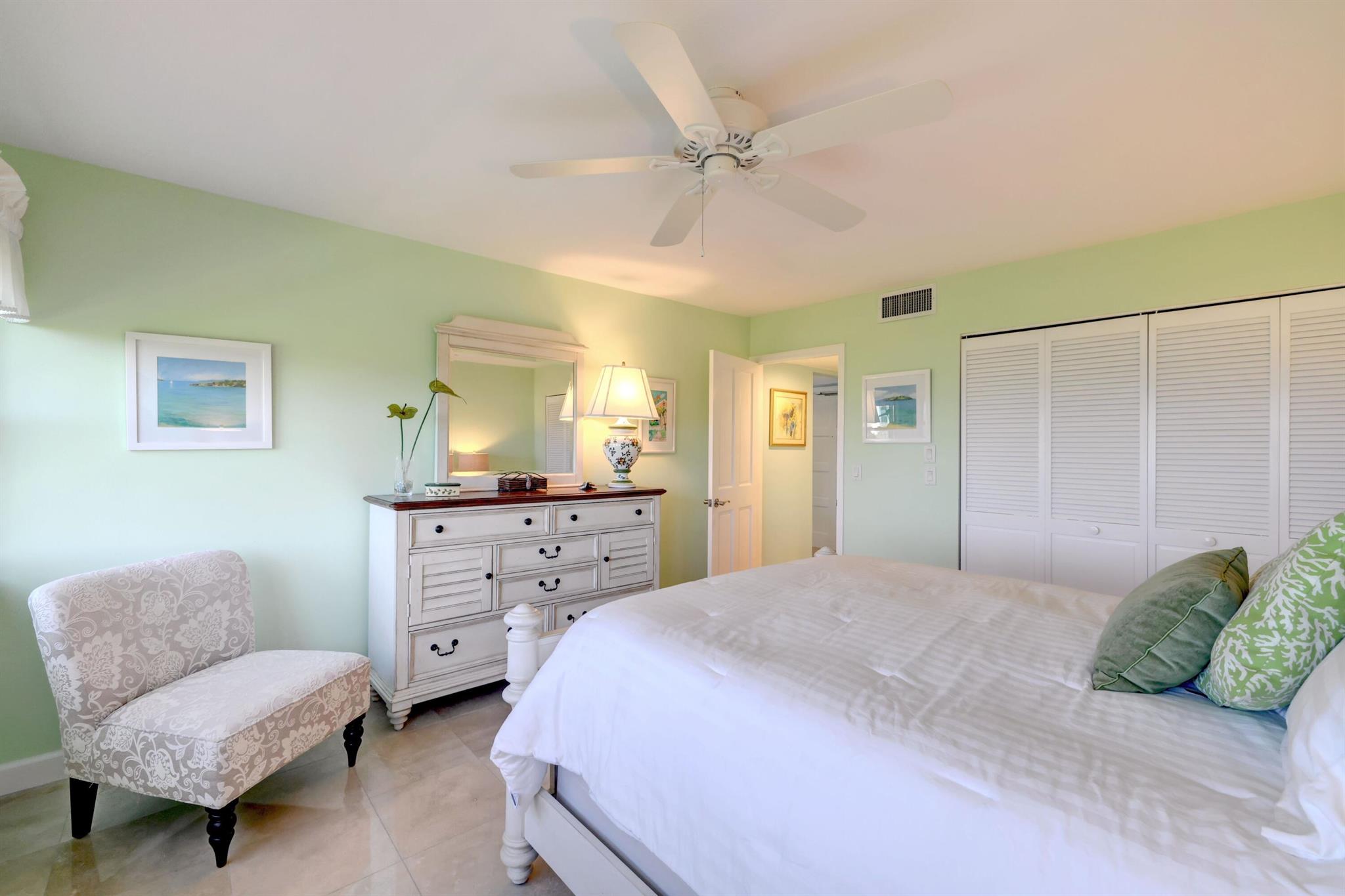 HUTCHINSON HOUSE CONDO - Residential