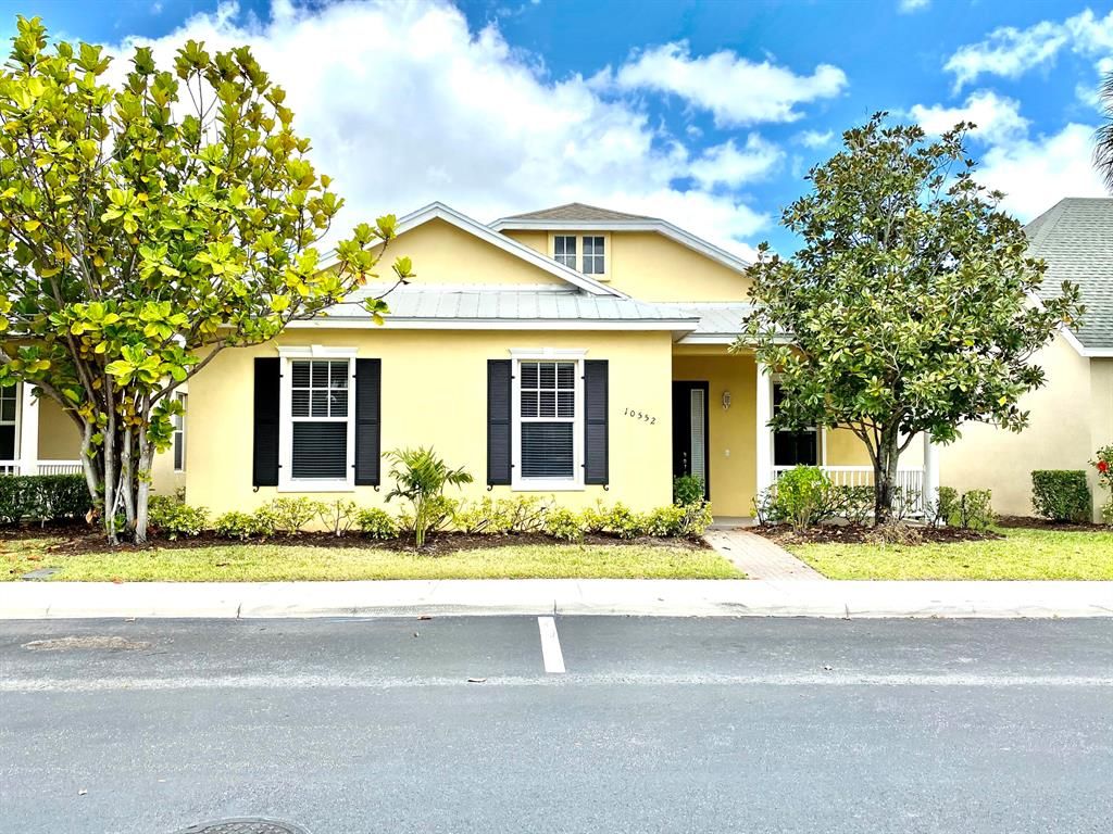 Photo of 10552 SW Kelsey Way, Port Saint Lucie, FL 34987 (MLS # R10708092)