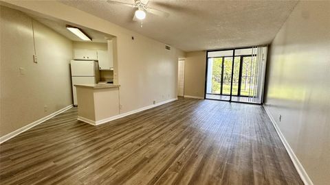 211 Lake Pointe Dr 110 Oakland Park FL 33309
