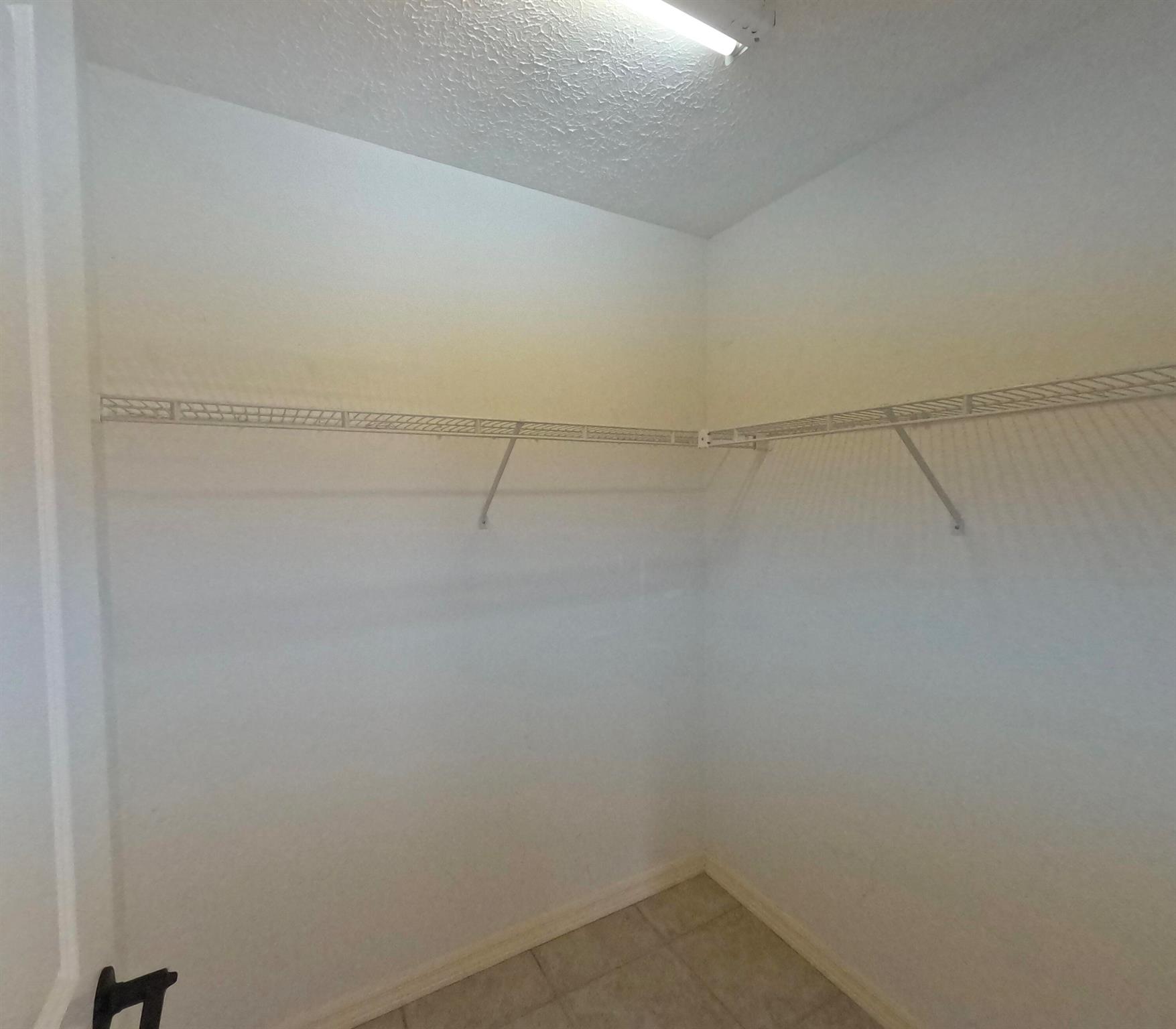 JENSEN PARK ESTATES - Residential Lease