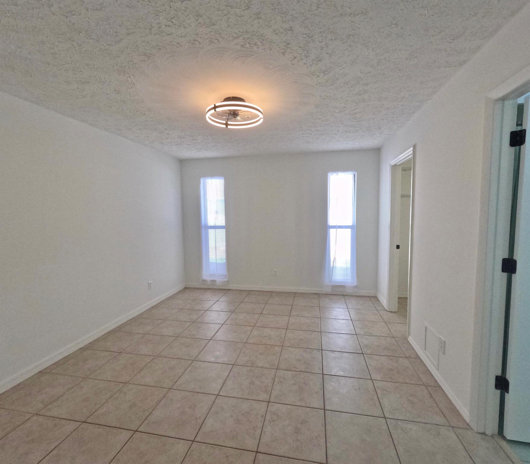 JENSEN PARK ESTATES - Residential Lease