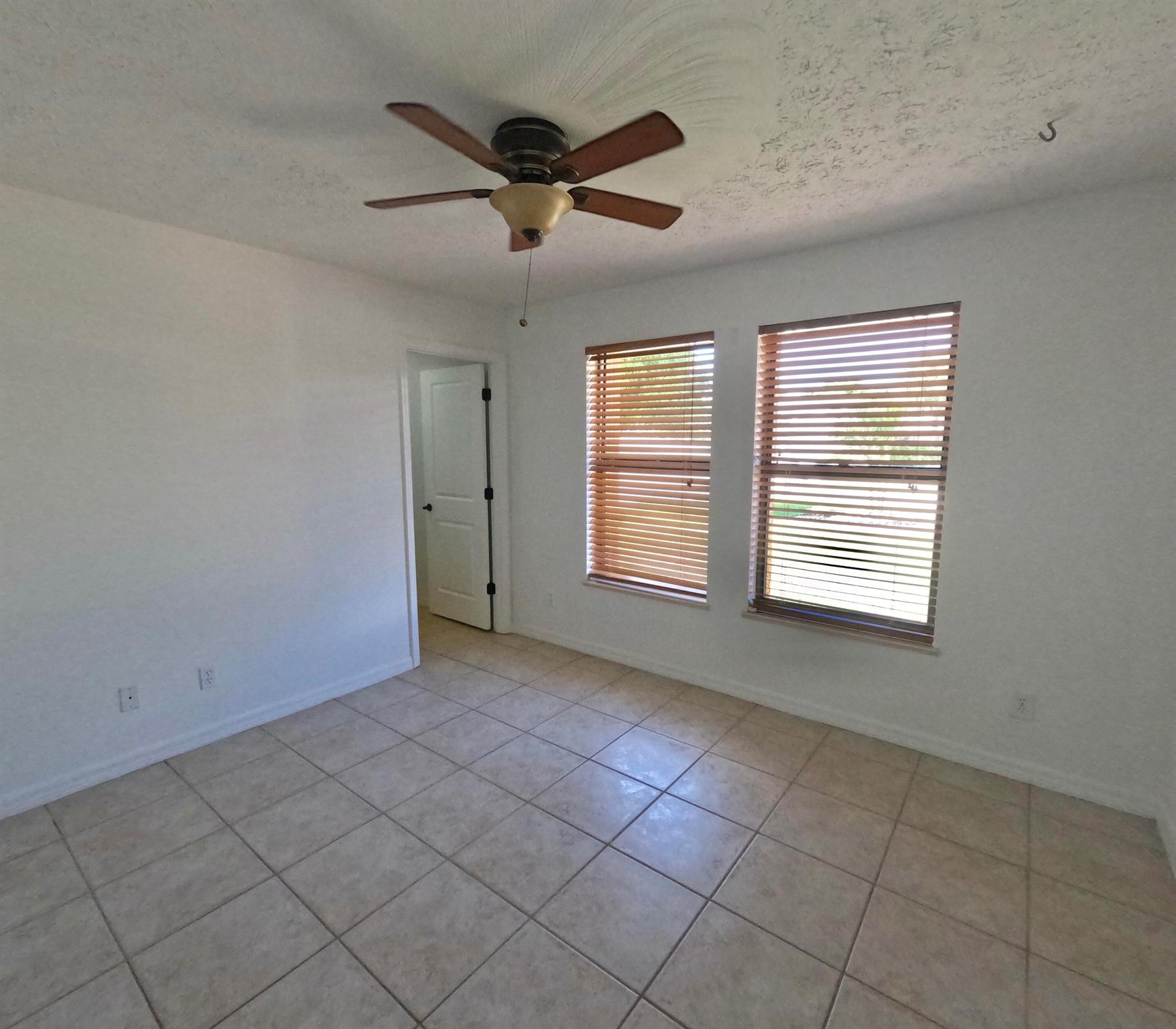 JENSEN PARK ESTATES - Residential Lease