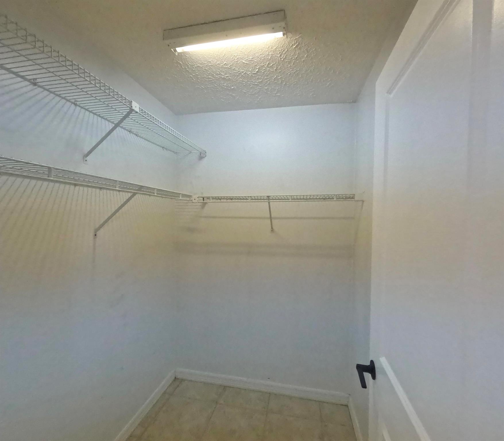 JENSEN PARK ESTATES - Residential Lease