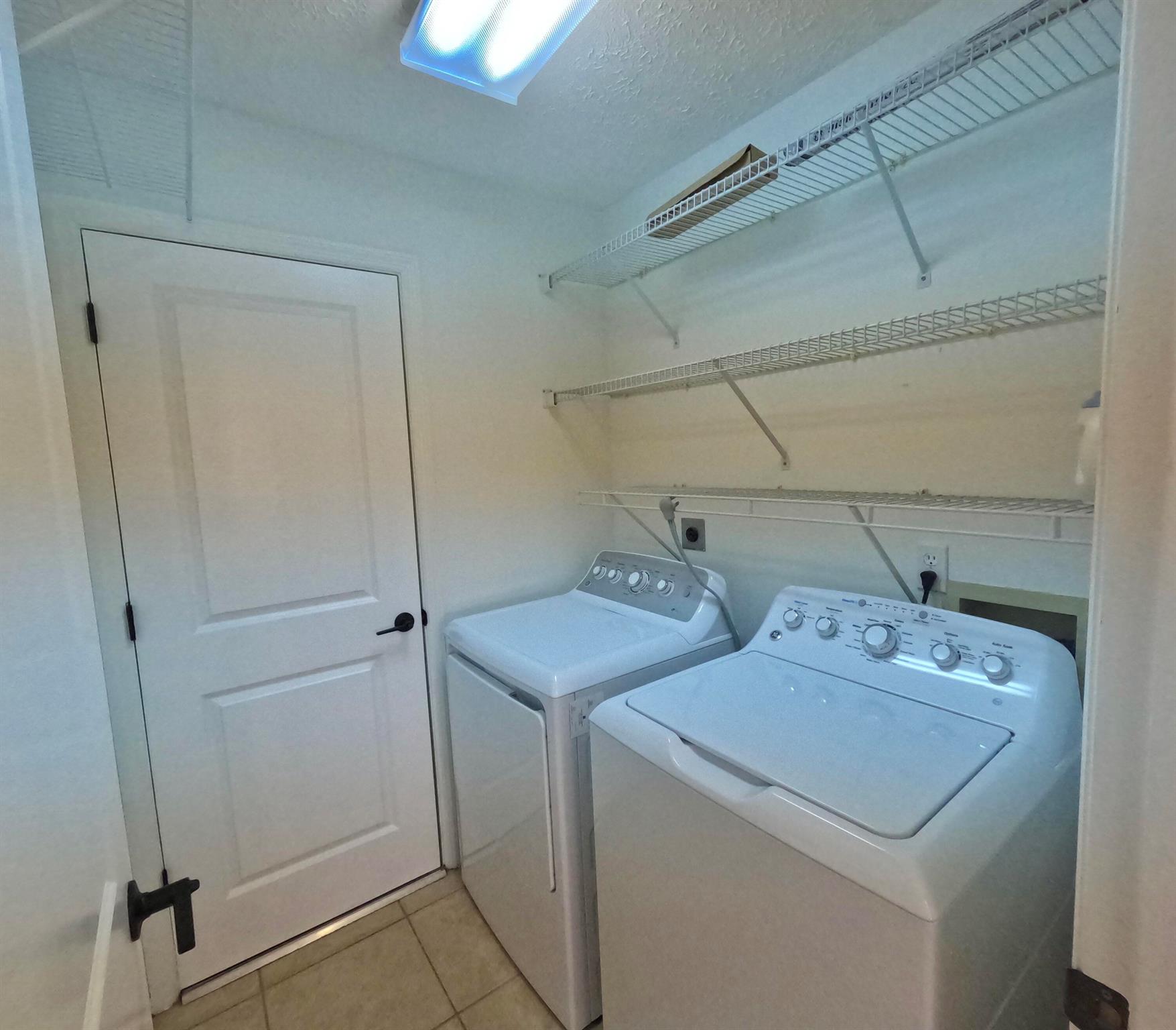 JENSEN PARK ESTATES - Residential Lease