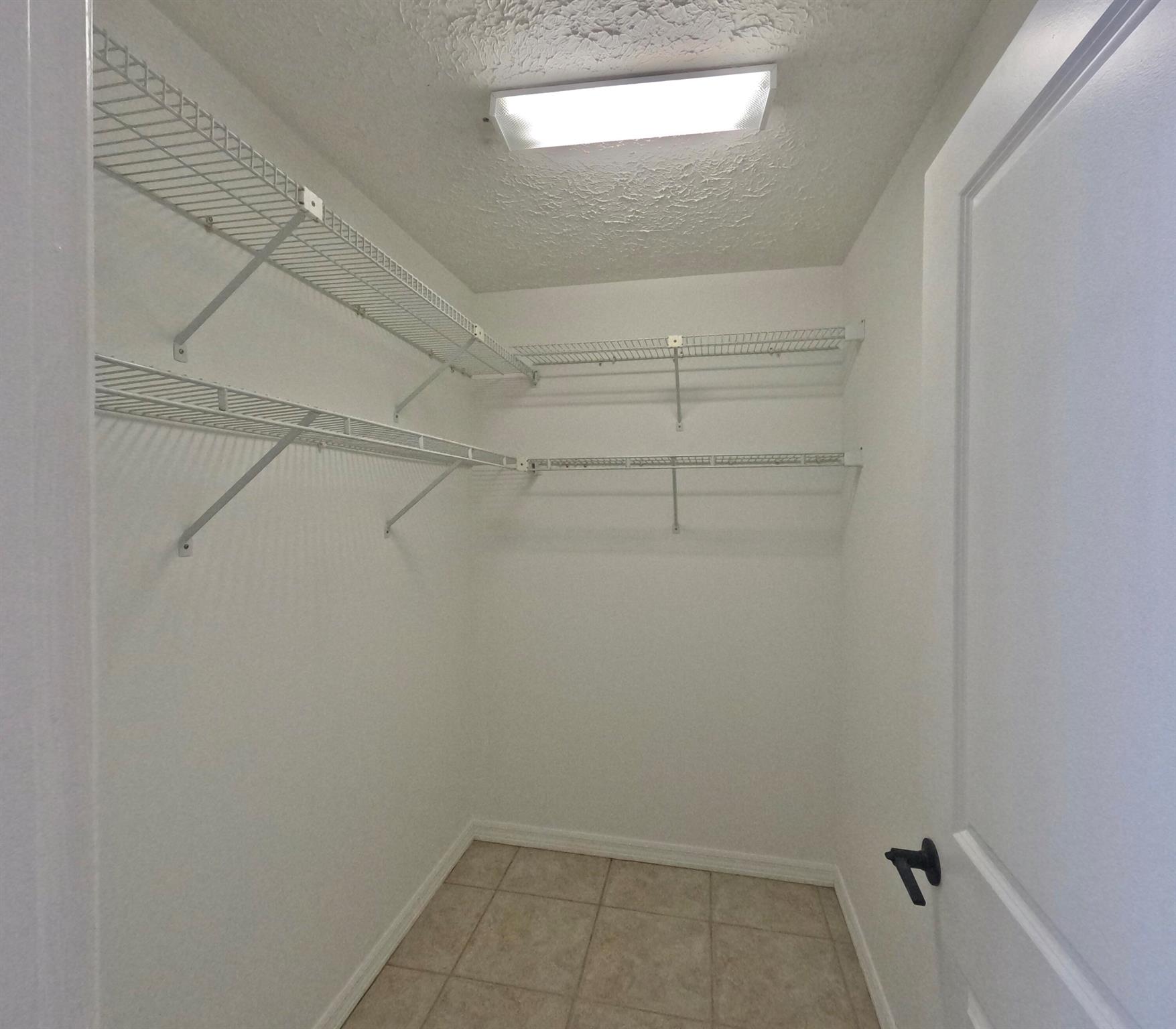 JENSEN PARK ESTATES - Residential Lease