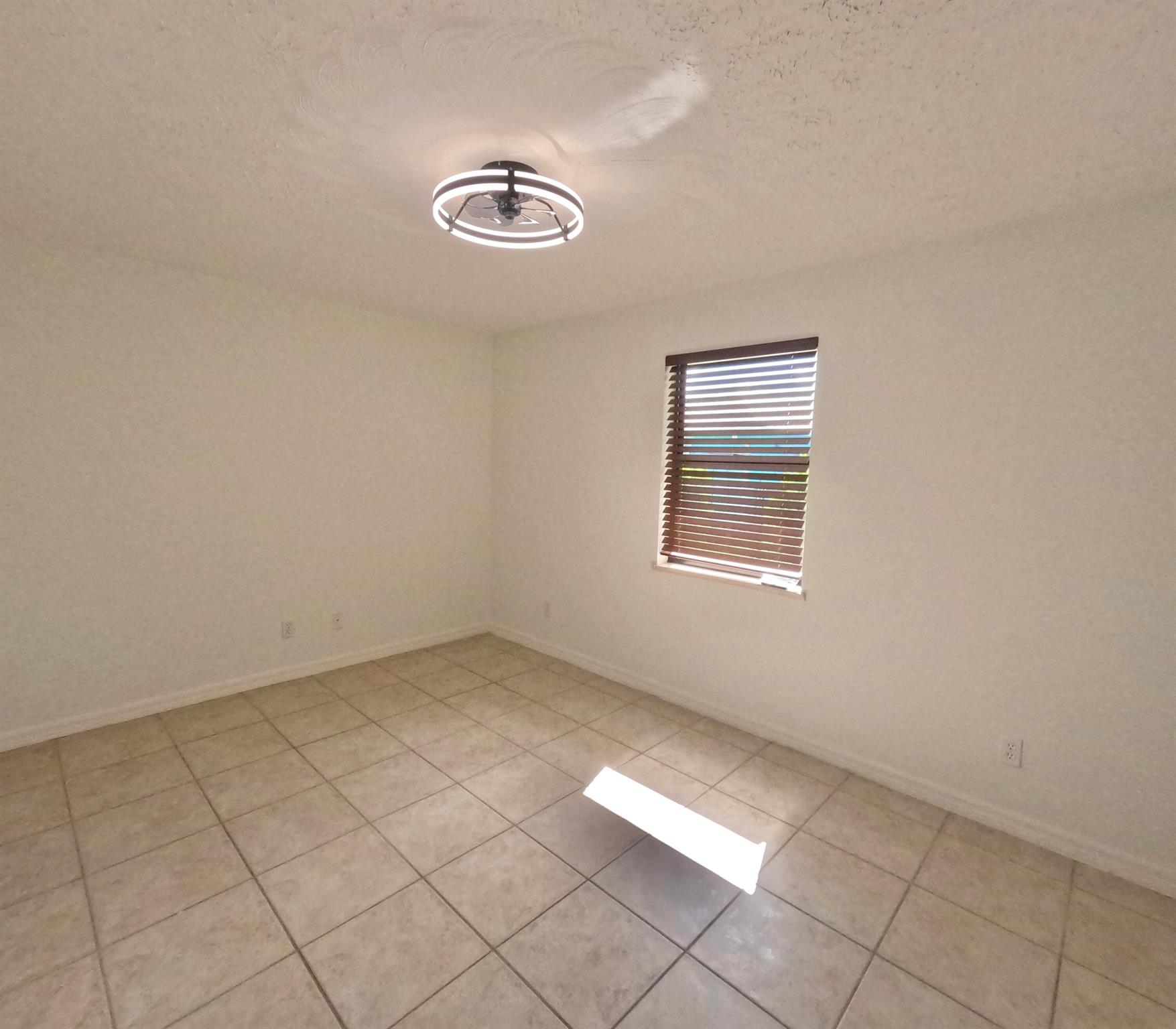 JENSEN PARK ESTATES - Residential Lease