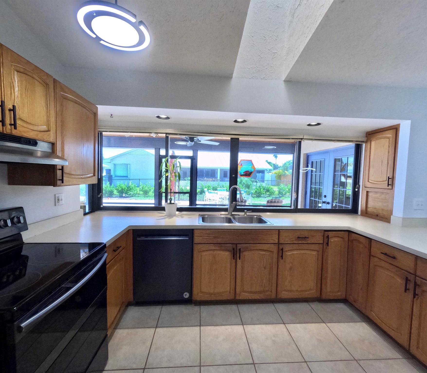 JENSEN PARK ESTATES - Residential Lease
