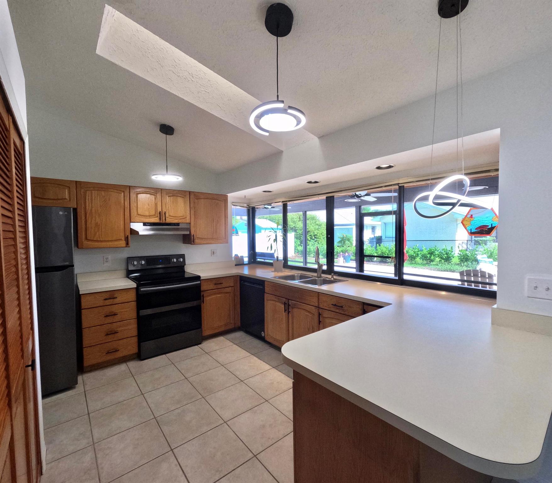 JENSEN PARK ESTATES - Residential Lease