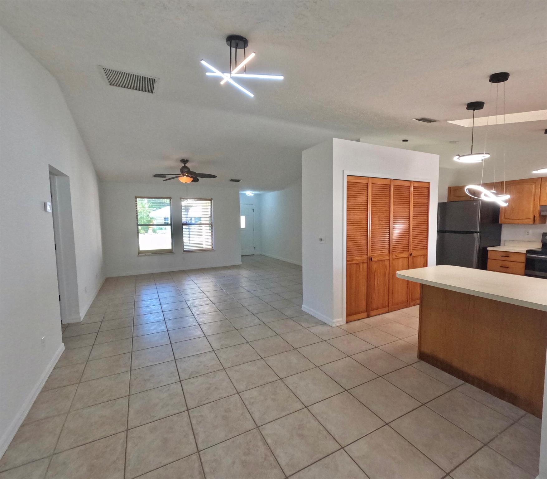 JENSEN PARK ESTATES - Residential Lease