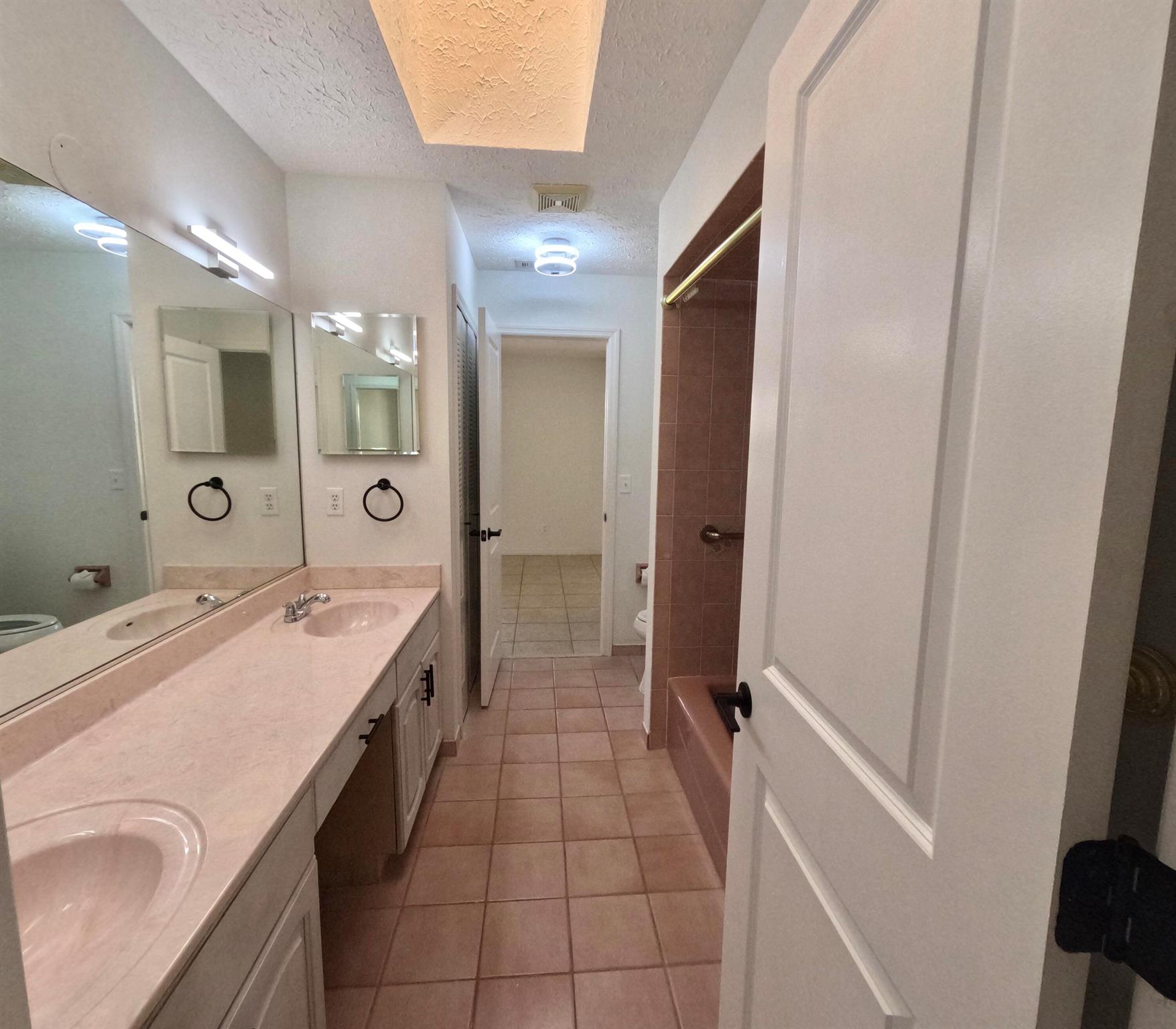 JENSEN PARK ESTATES - Residential Lease
