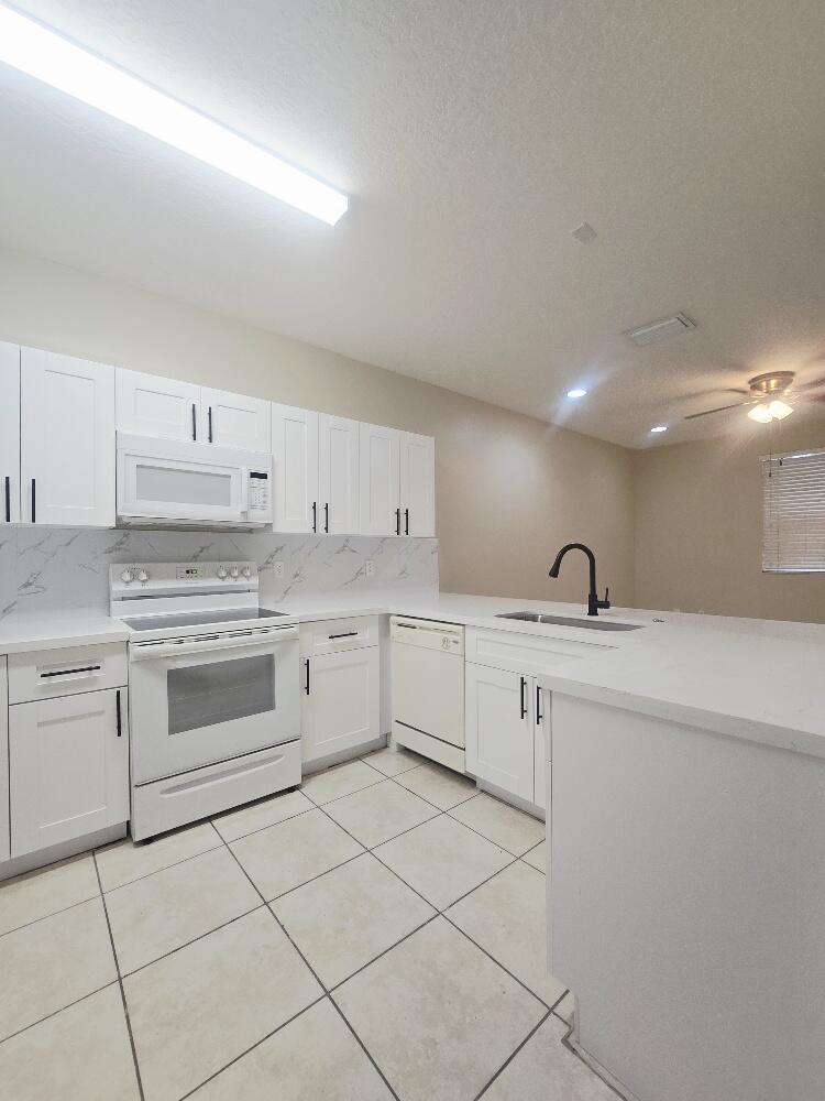 636 NE 35th Avenue, Homestead, FL, 33033/$389,900 2 636 NE 35th Avenue