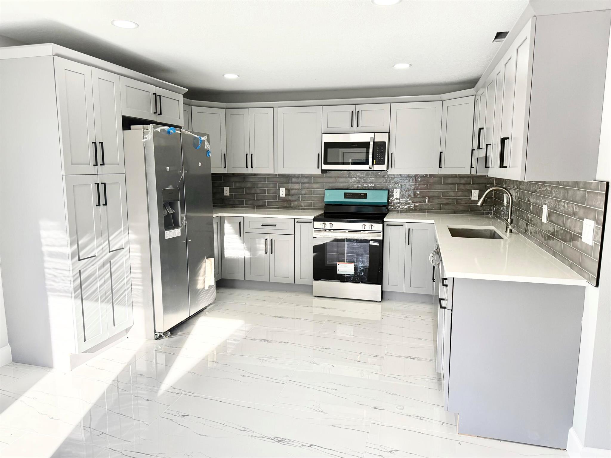 SUNRISE HOMESITES SUBDIVI - Residential