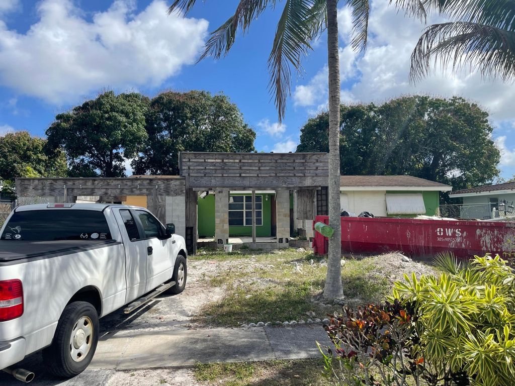 Photo of 620 SW 38th Terrace, Fort Lauderdale, FL 33312 (MLS # R11082375)