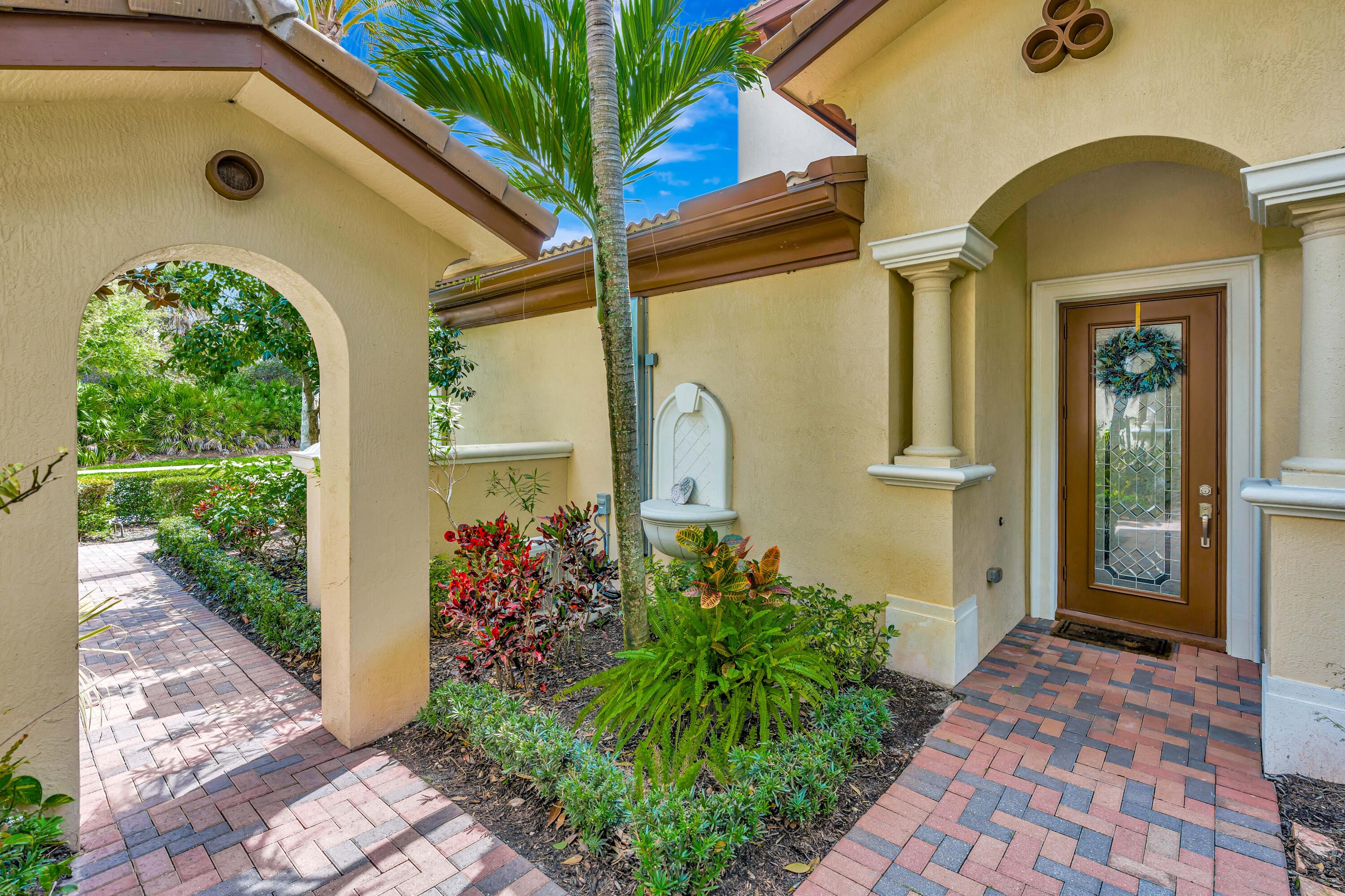 JUPITER COUNTRY CLUB CONDO II - Residential