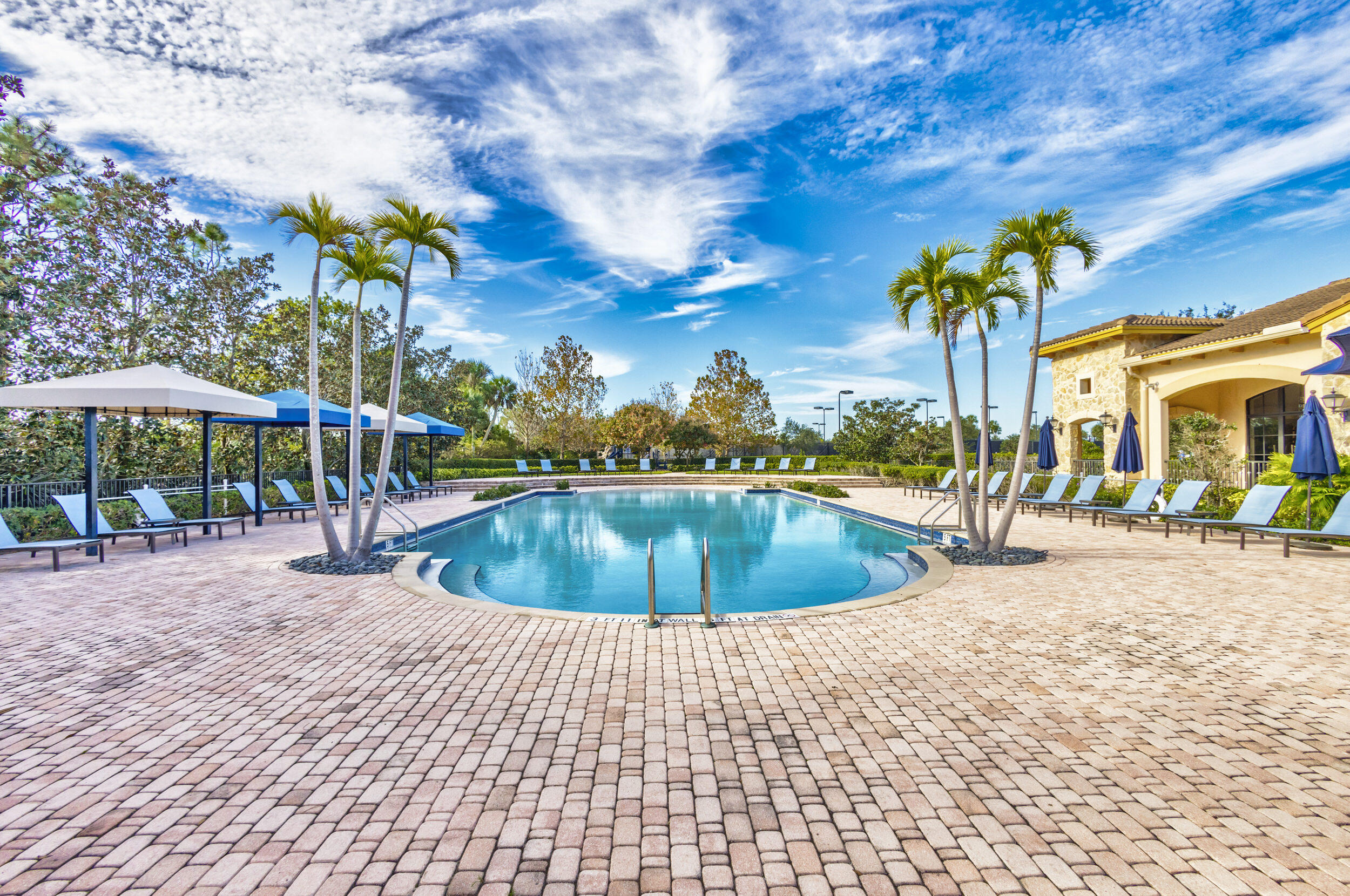 JUPITER COUNTRY CLUB CONDO II - Residential
