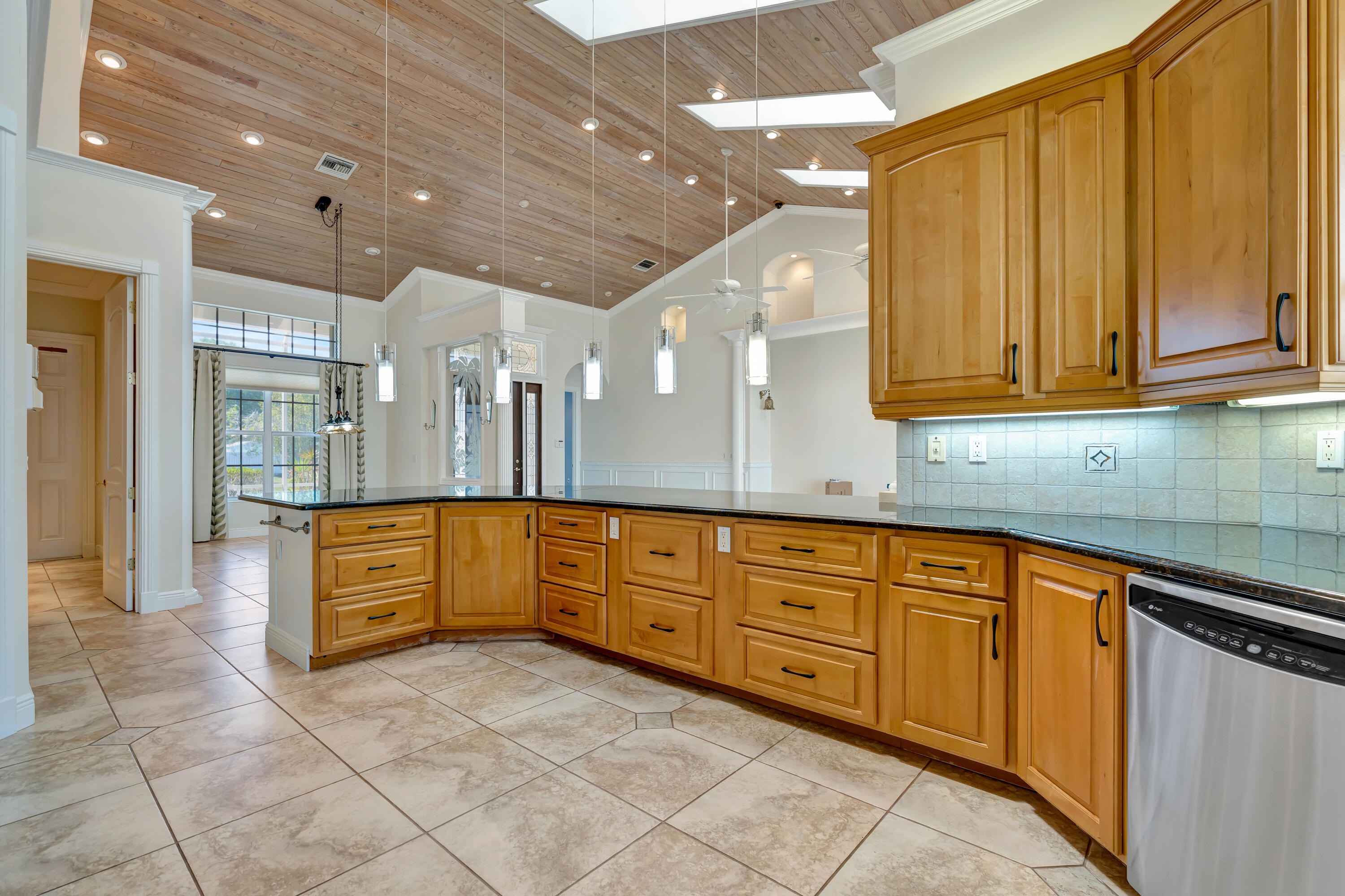 PAPAYA VILLAGE / Hobe Hills - Residential