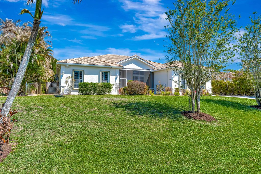 Photo of 8431 SE Duncan Street, Hobe Sound, FL 33455 (MLS # B26013959)