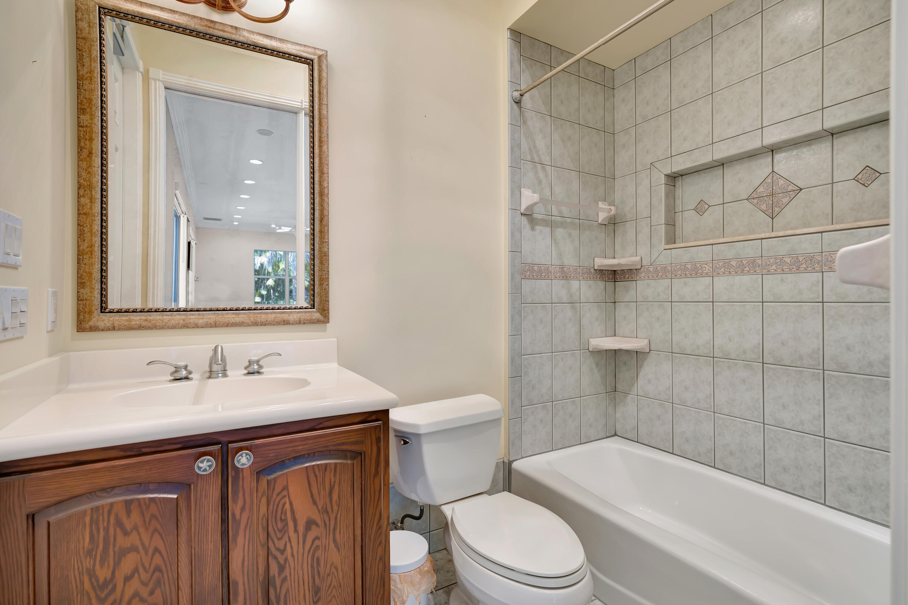 PAPAYA VILLAGE / Hobe Hills - Residential