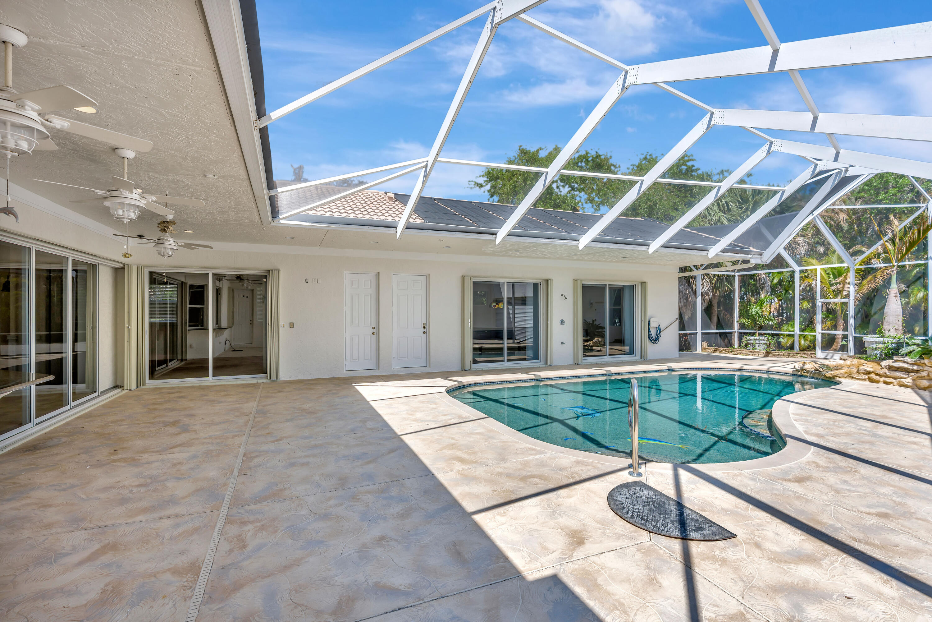 PAPAYA VILLAGE / Hobe Hills - Residential