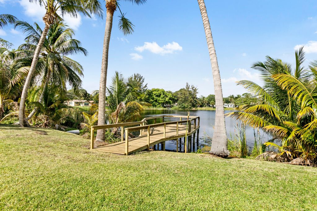 Photo of 607 Skylake Drive, West Palm Beach, FL 33415 (MLS # R11084330)