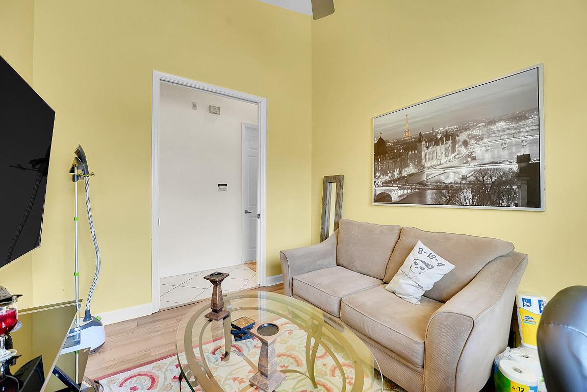 TORREY PINES - Residential