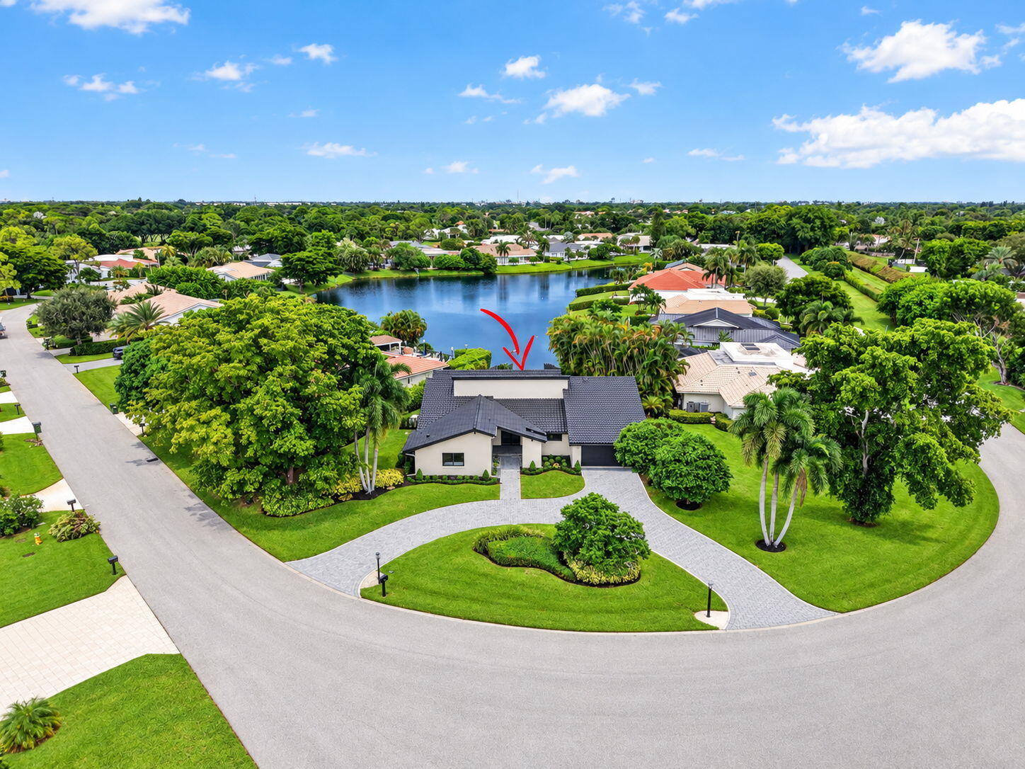 5107 PINEVIEW Circle