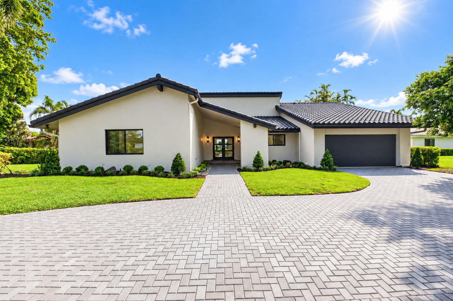 5107 PINEVIEW Circle