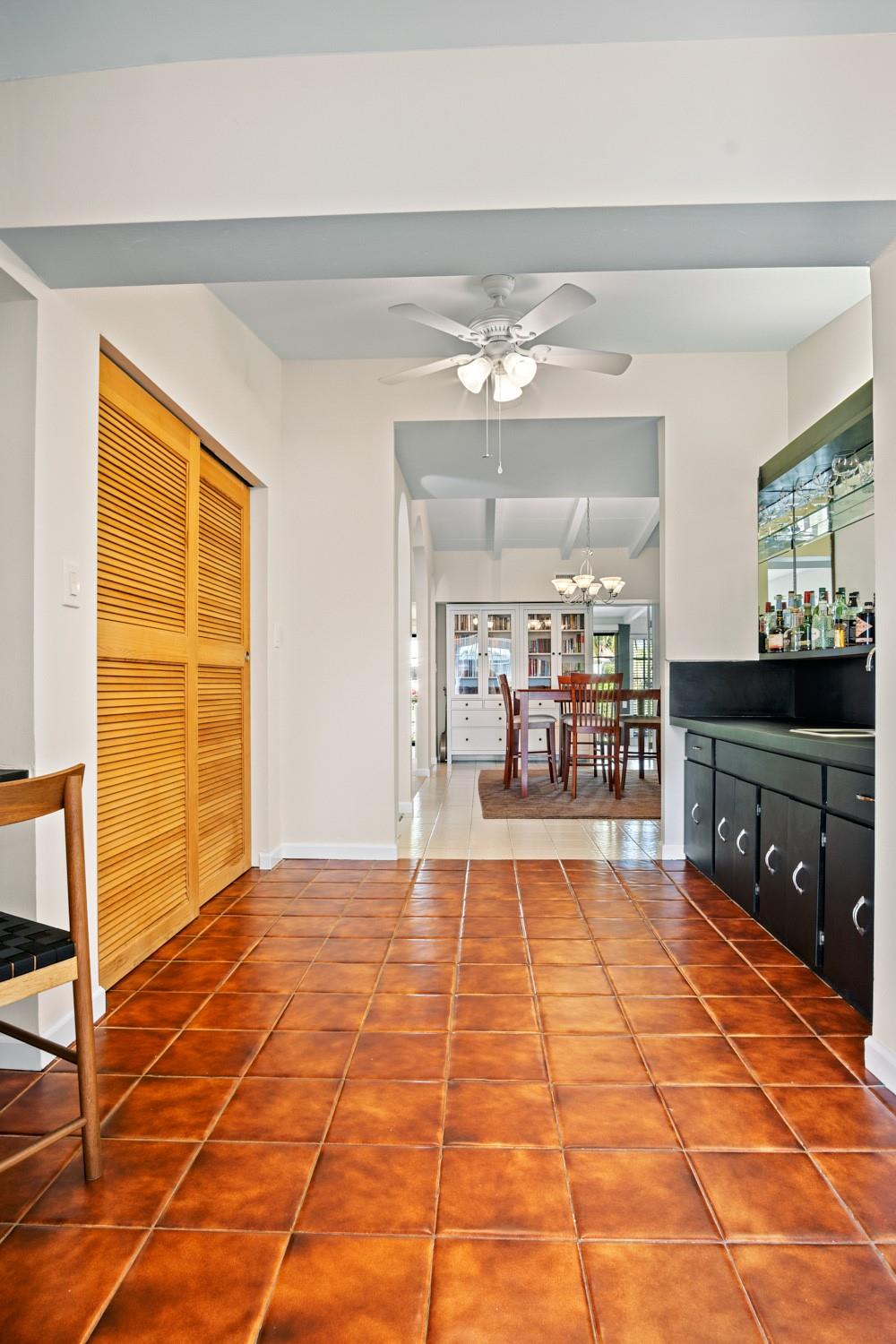 LAUDERDALE ISLES - Residential