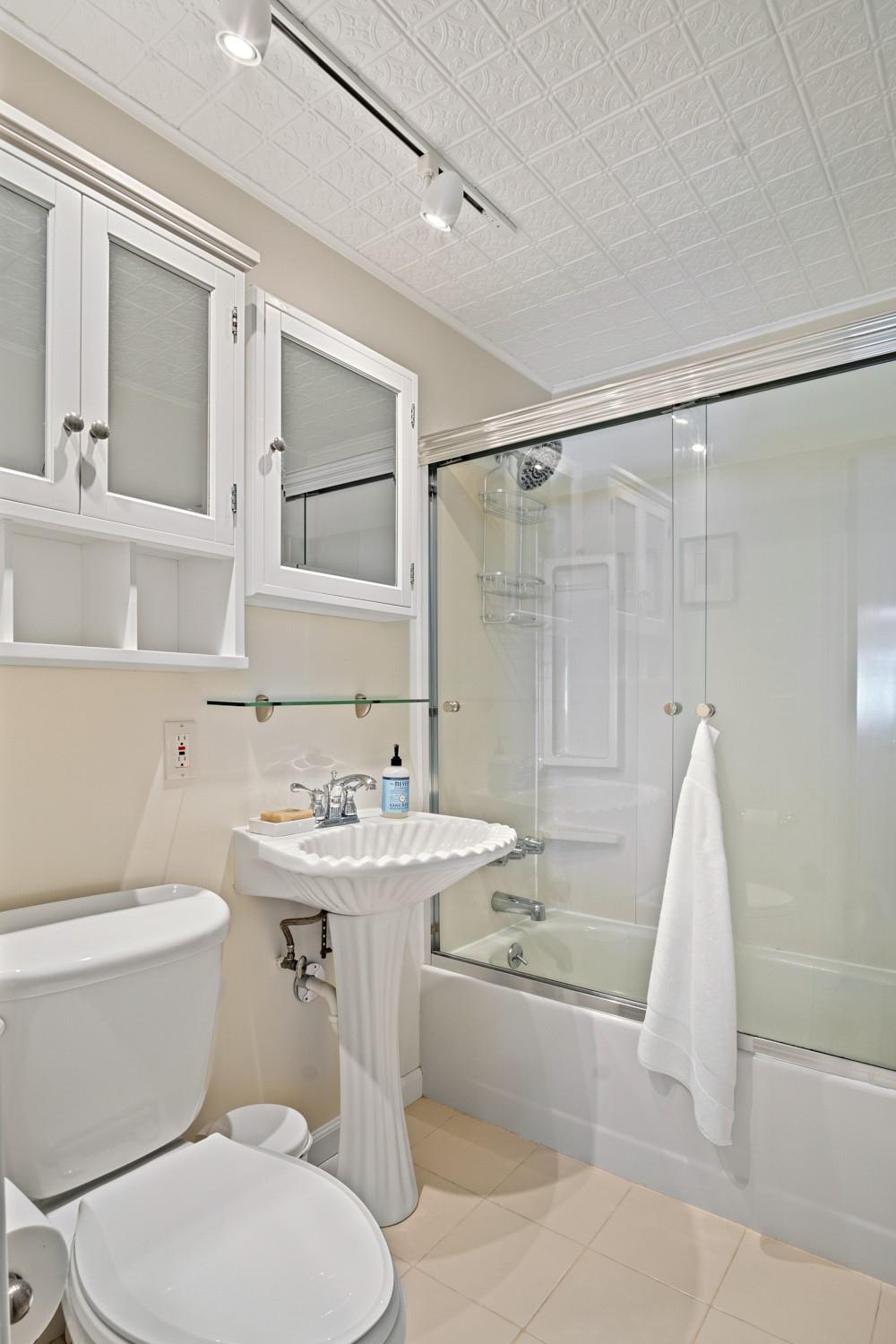 LAUDERDALE ISLES - Residential