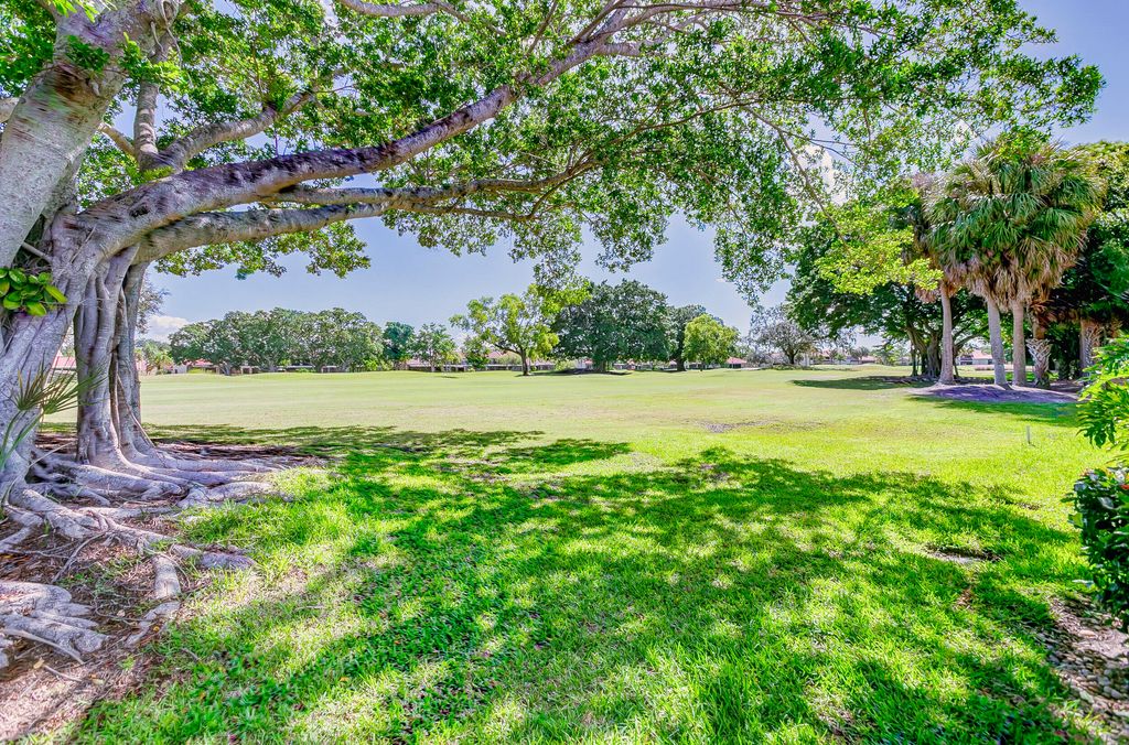 Photo of 118 Monterey Pointe Drive, Palm Beach Gardens, FL 33418 (MLS # R11063082)