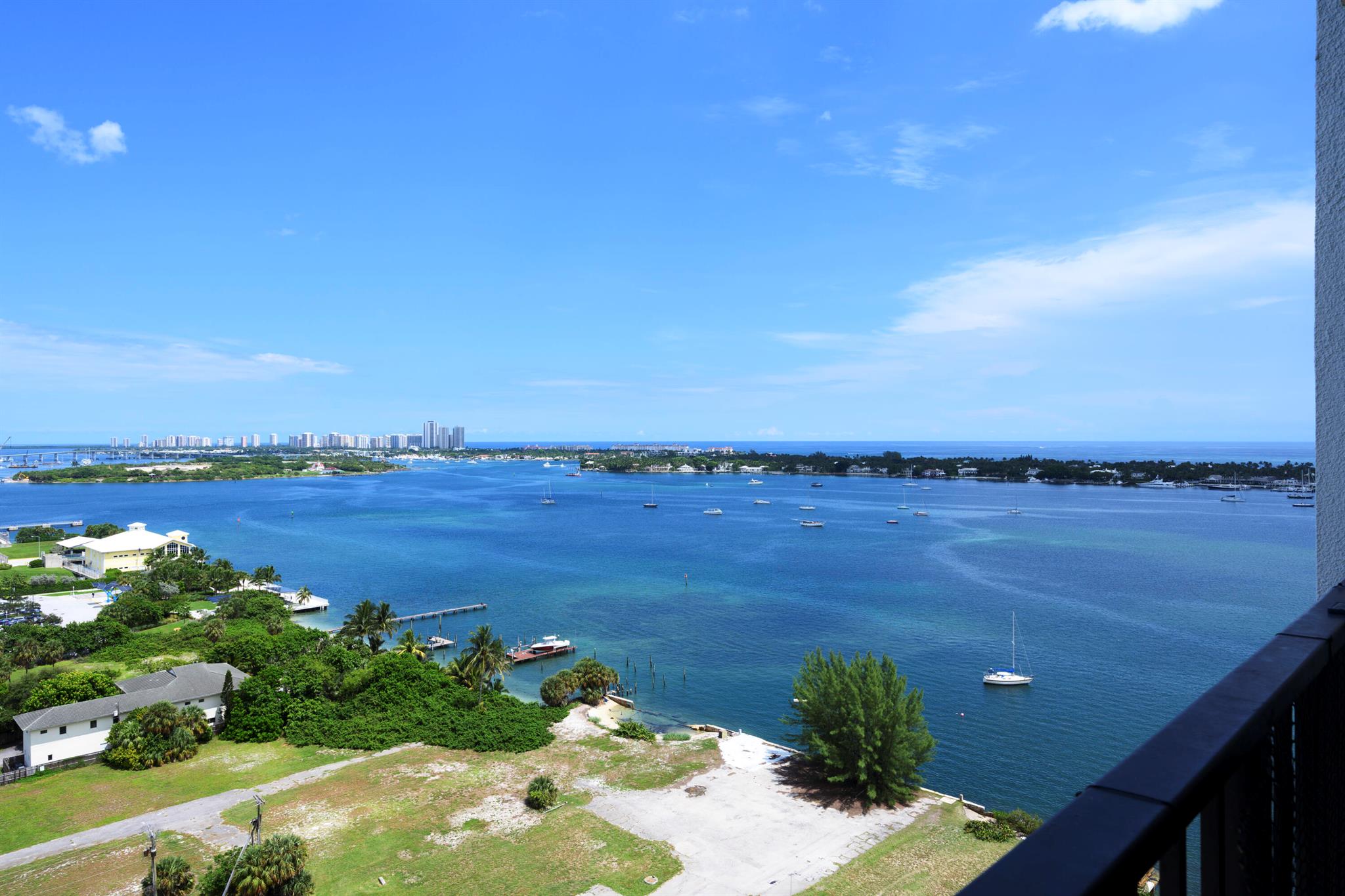 PALM BEACH HOUSE CONDO - Residential