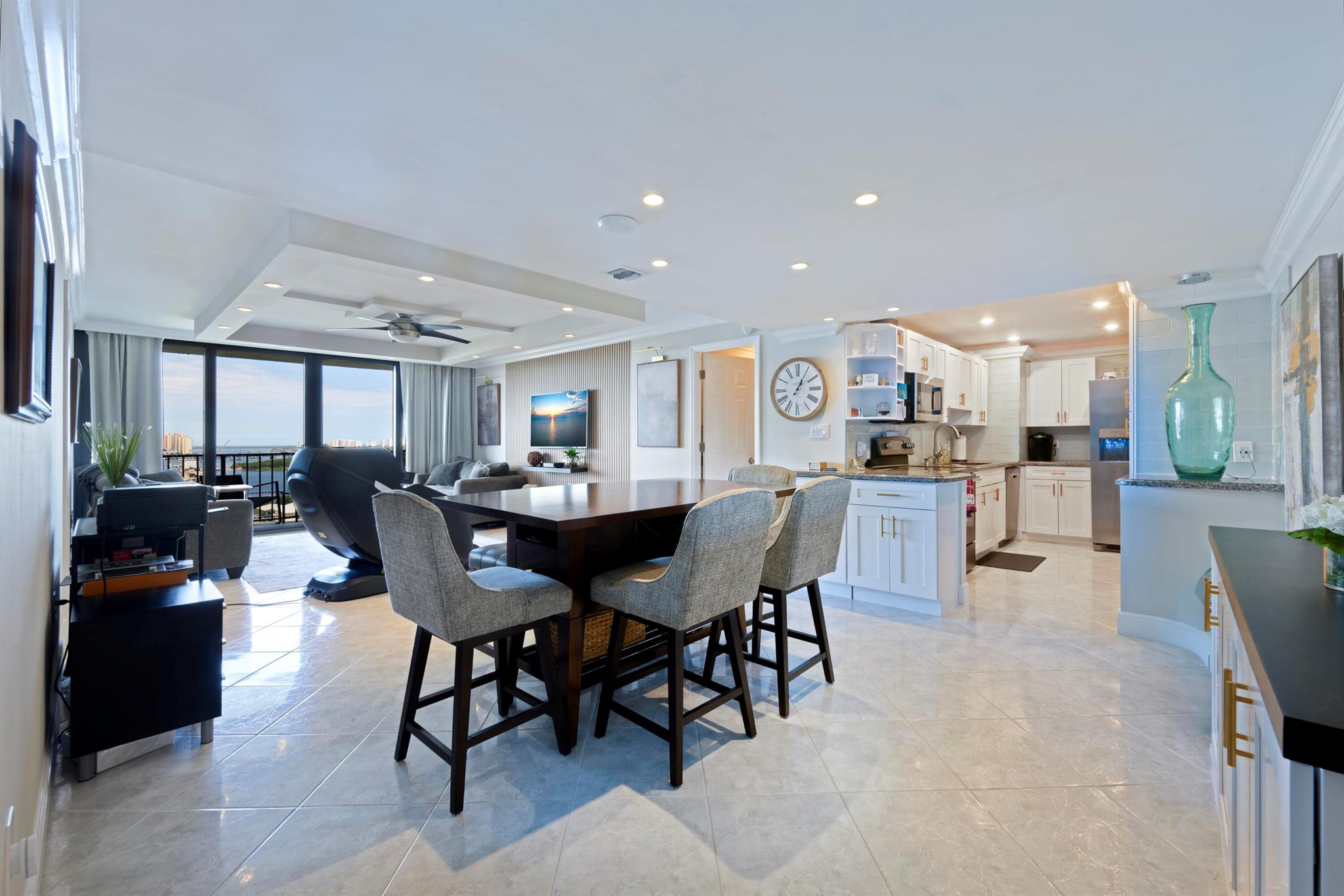 PALM BEACH HOUSE CONDO - Residential