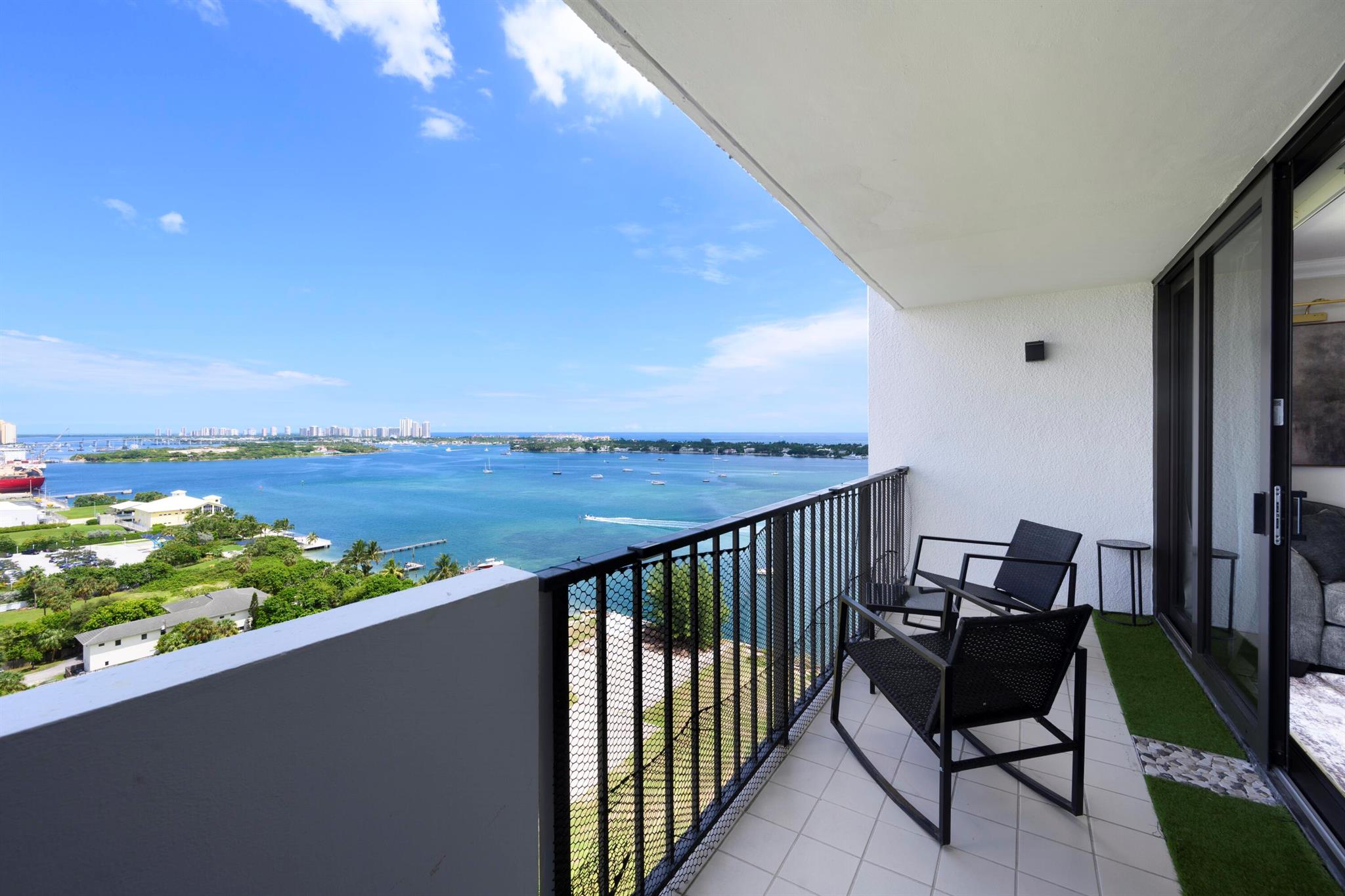 PALM BEACH HOUSE CONDO - Residential