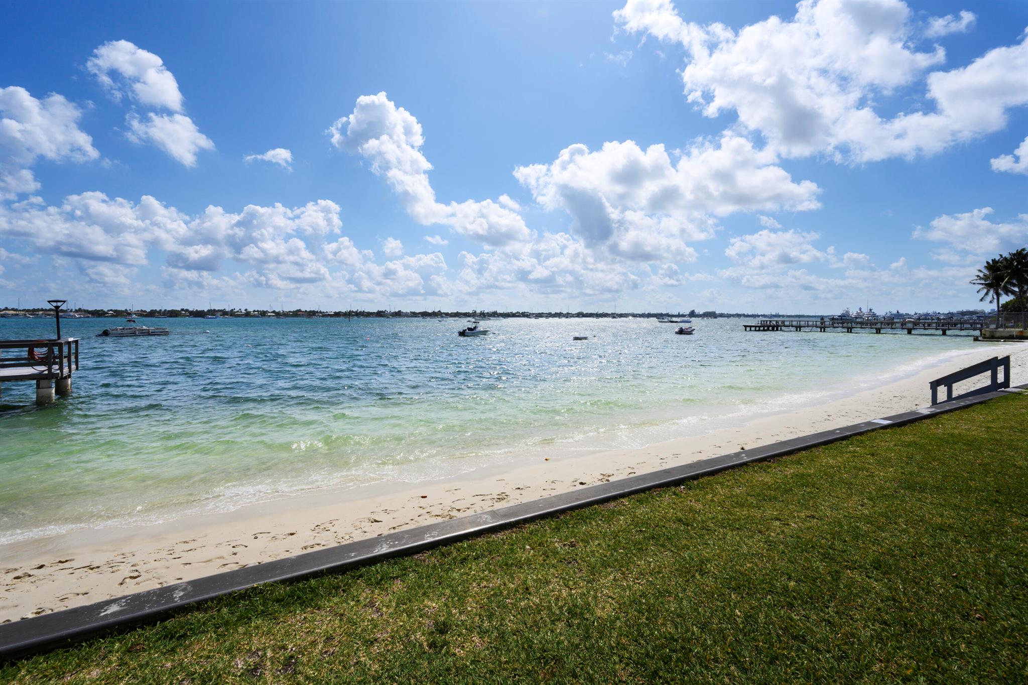 PALM BEACH HOUSE CONDO - Residential