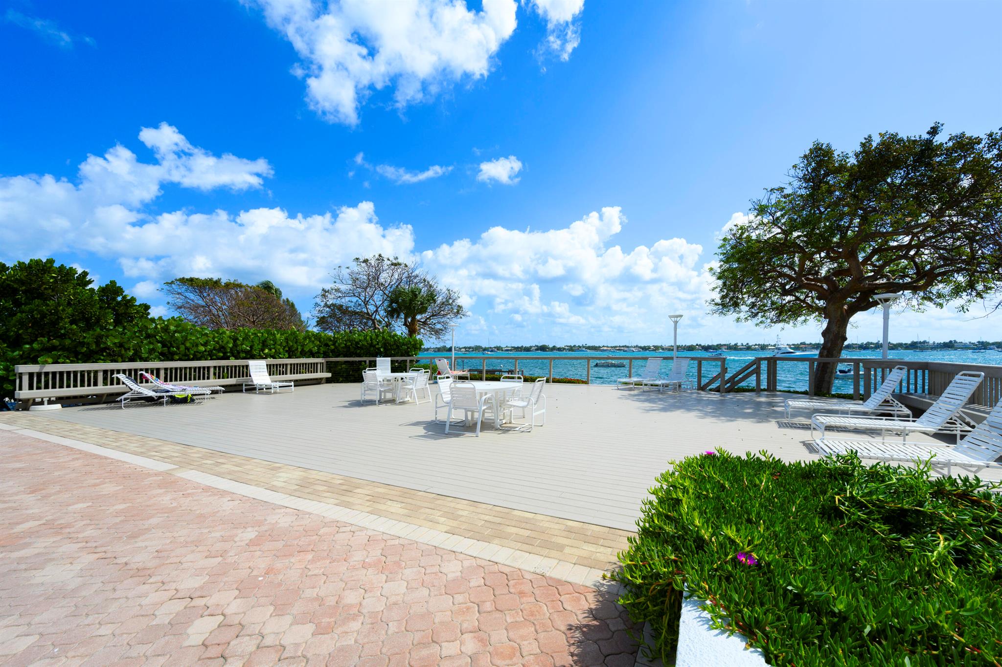 PALM BEACH HOUSE CONDO - Residential