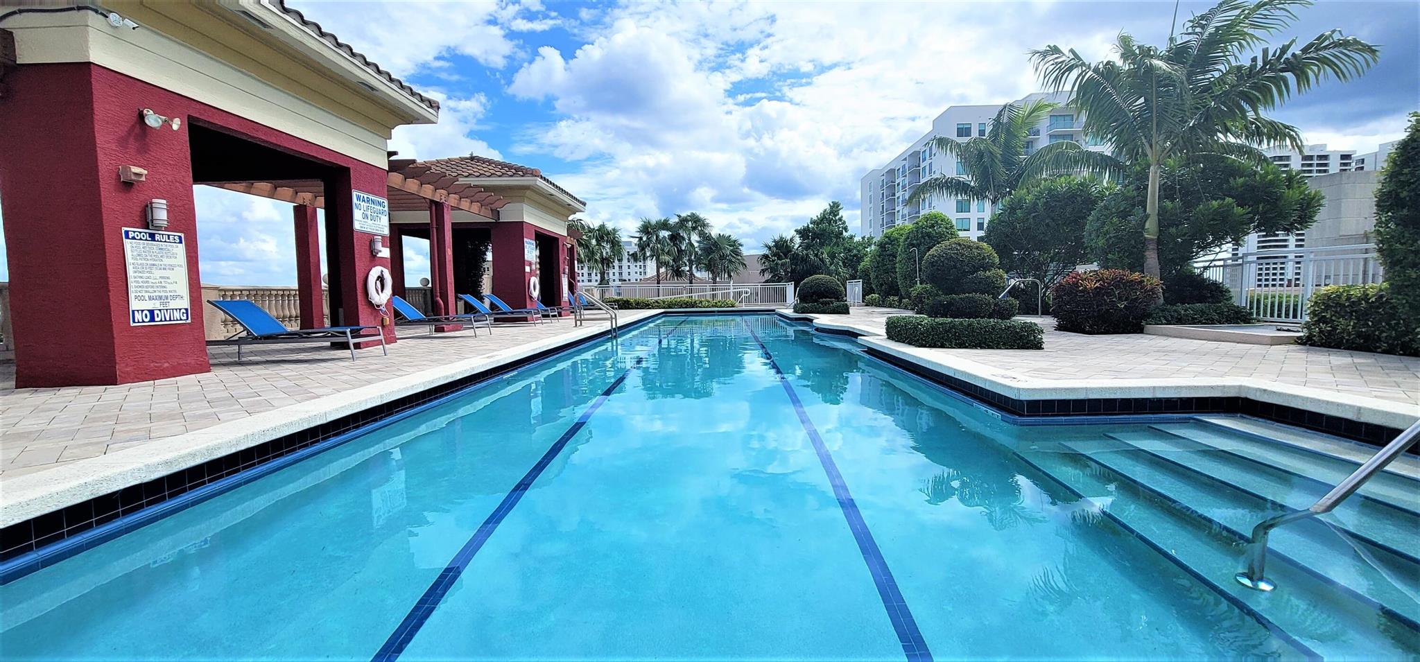 WHITNEY CONDO - Residential