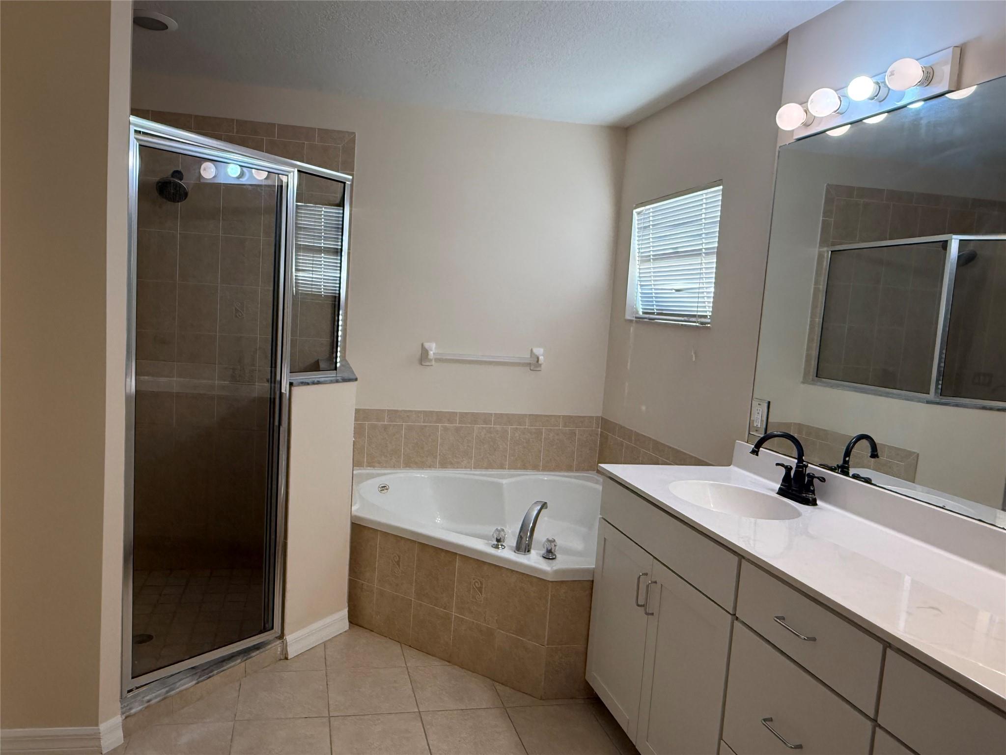 PORT ST LUCIE SECTION 17 - Residential Lease